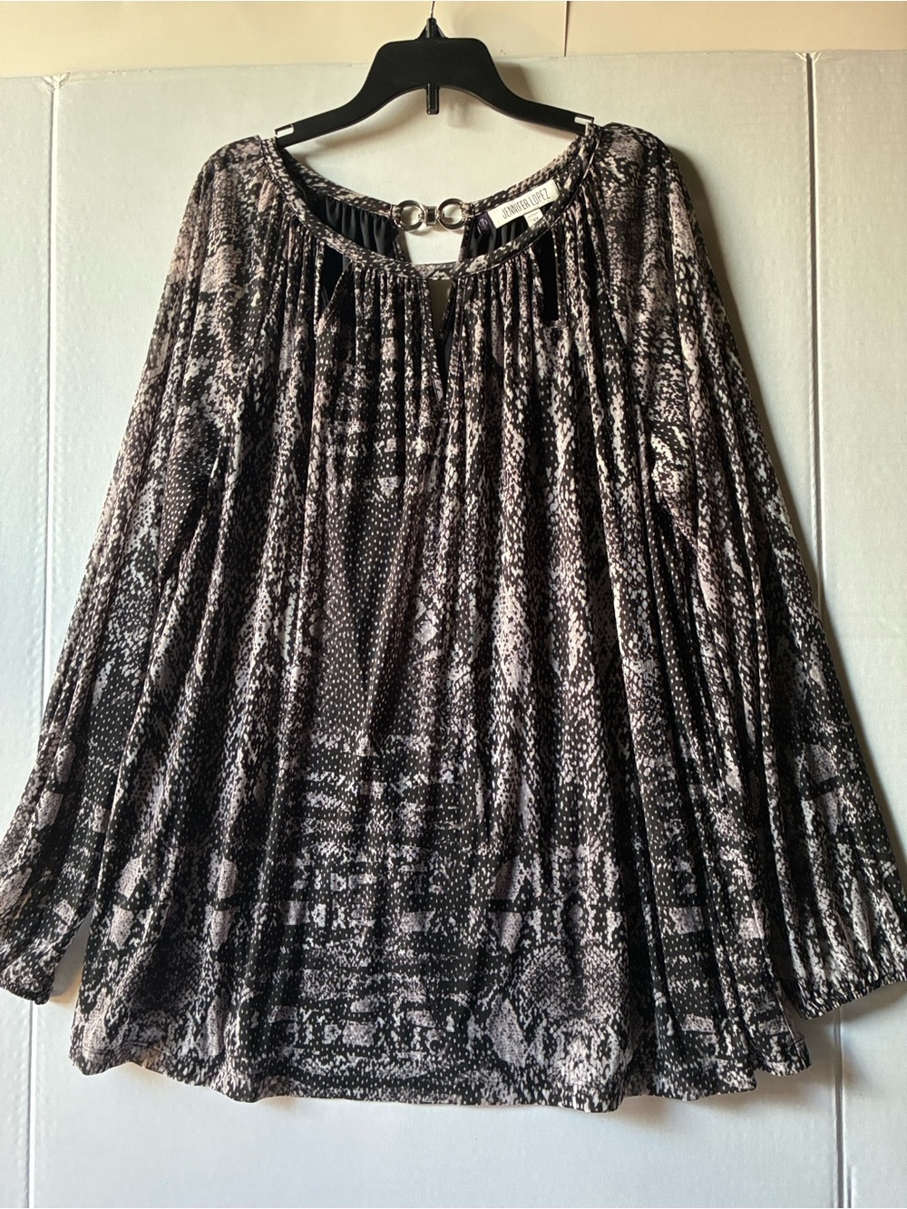 Jennifer Lopez Black & Cream Snake-Print Peasant Blouse